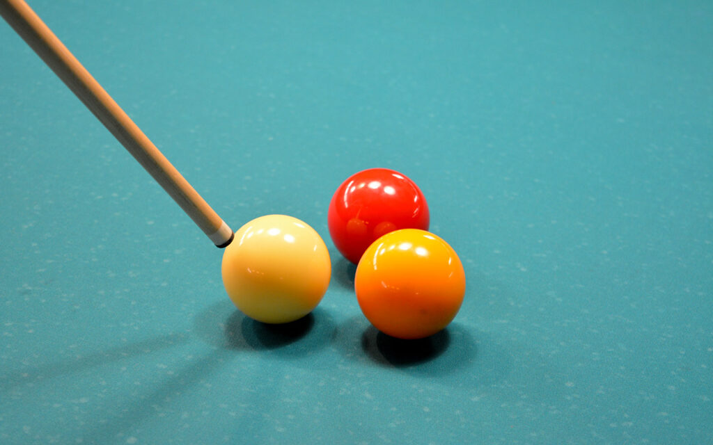 3 Kugeln und ein Queue